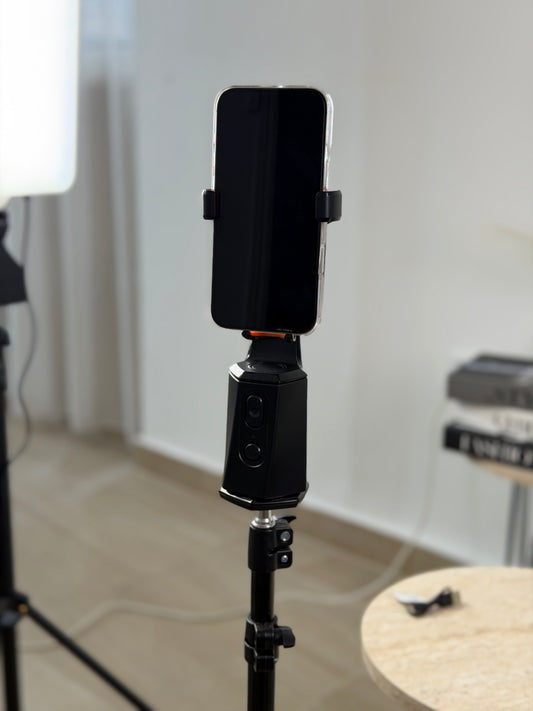 Auto face tracking smart camera gimbal