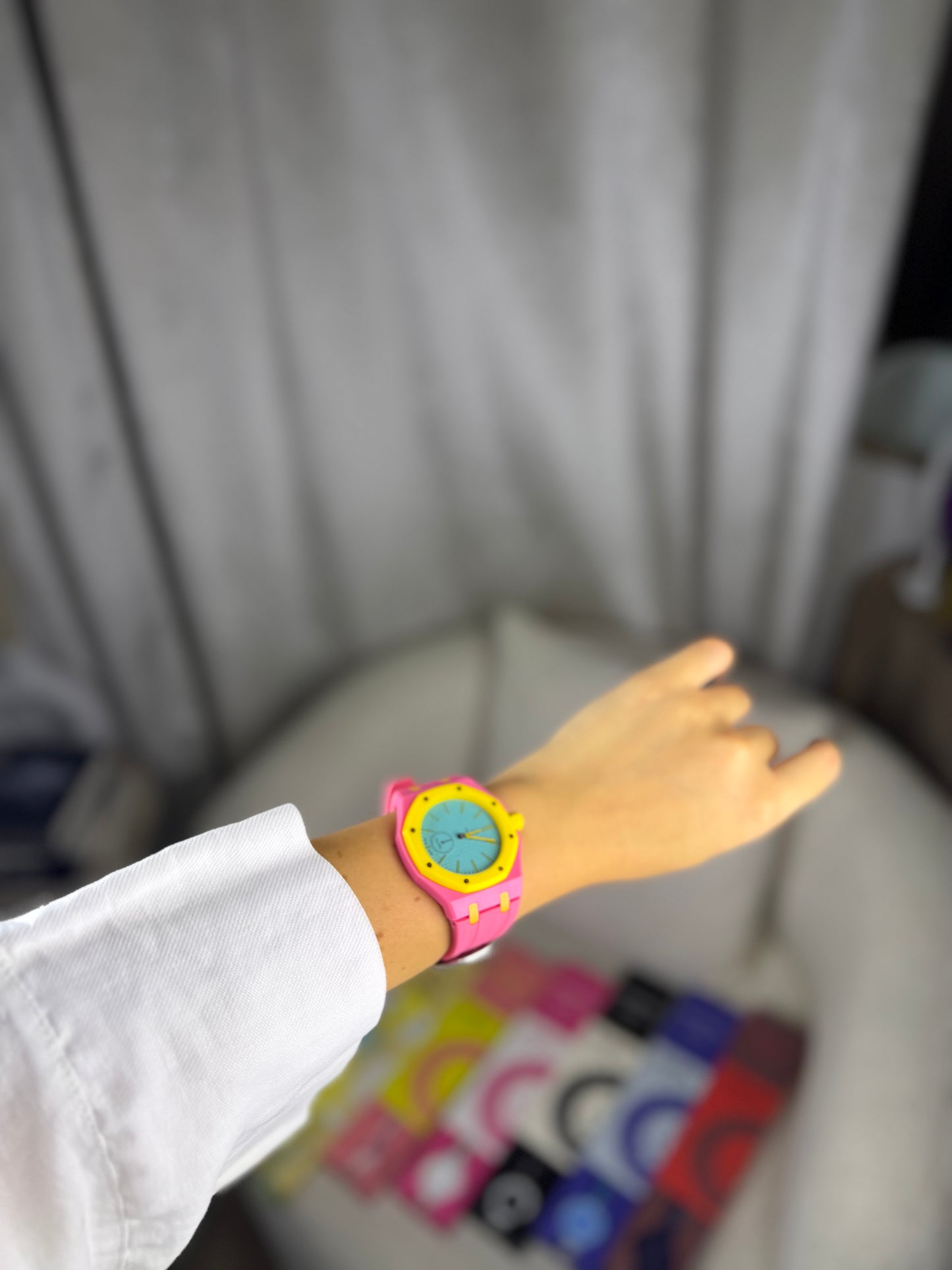 Royal pop watch with band
