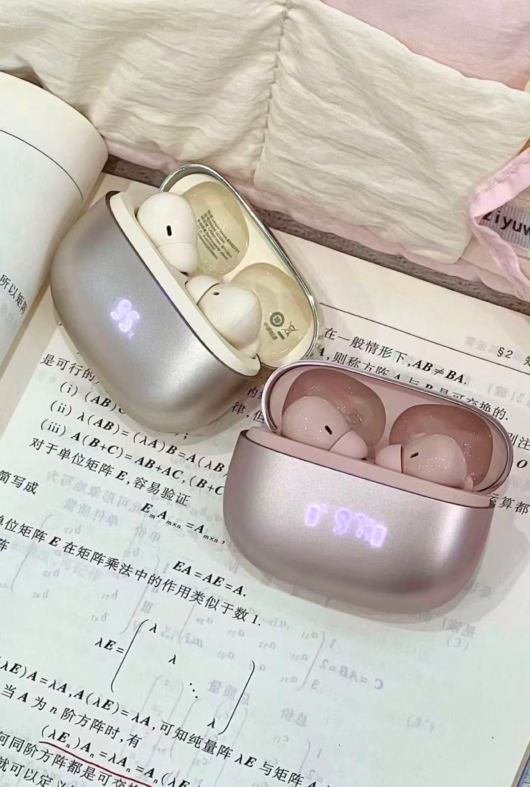 Lenovo airpods with display