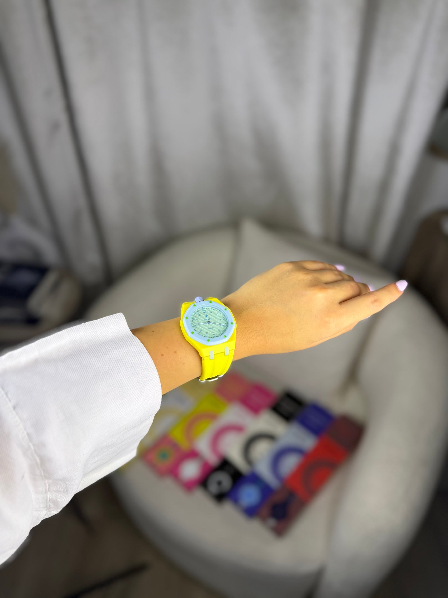 Royal pop watch with band