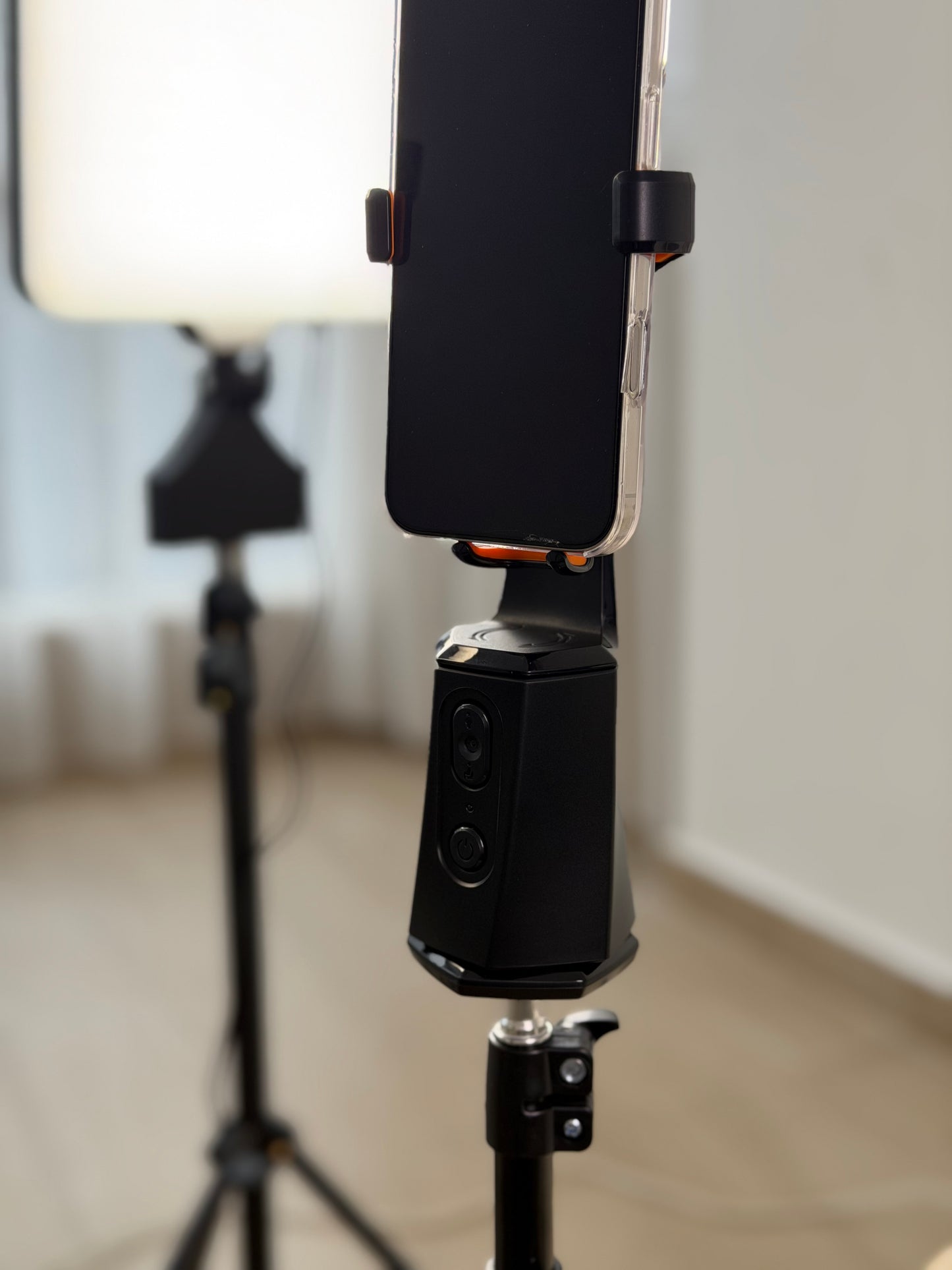 Auto face tracking smart camera gimbal