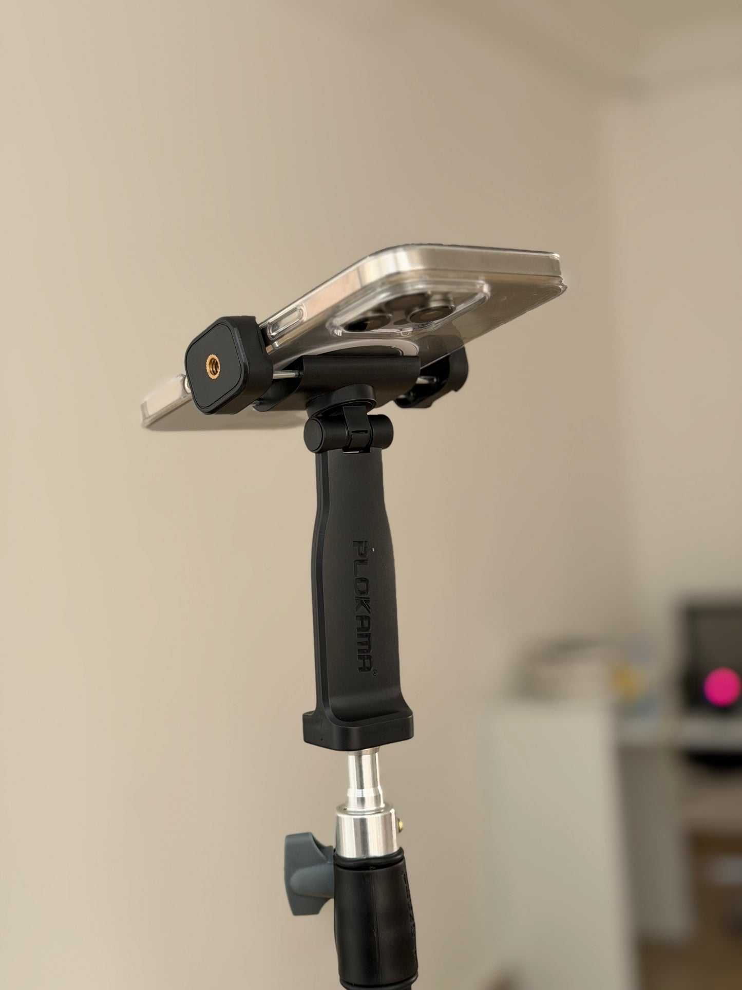 Double pull rotary mobile phone clip with stand