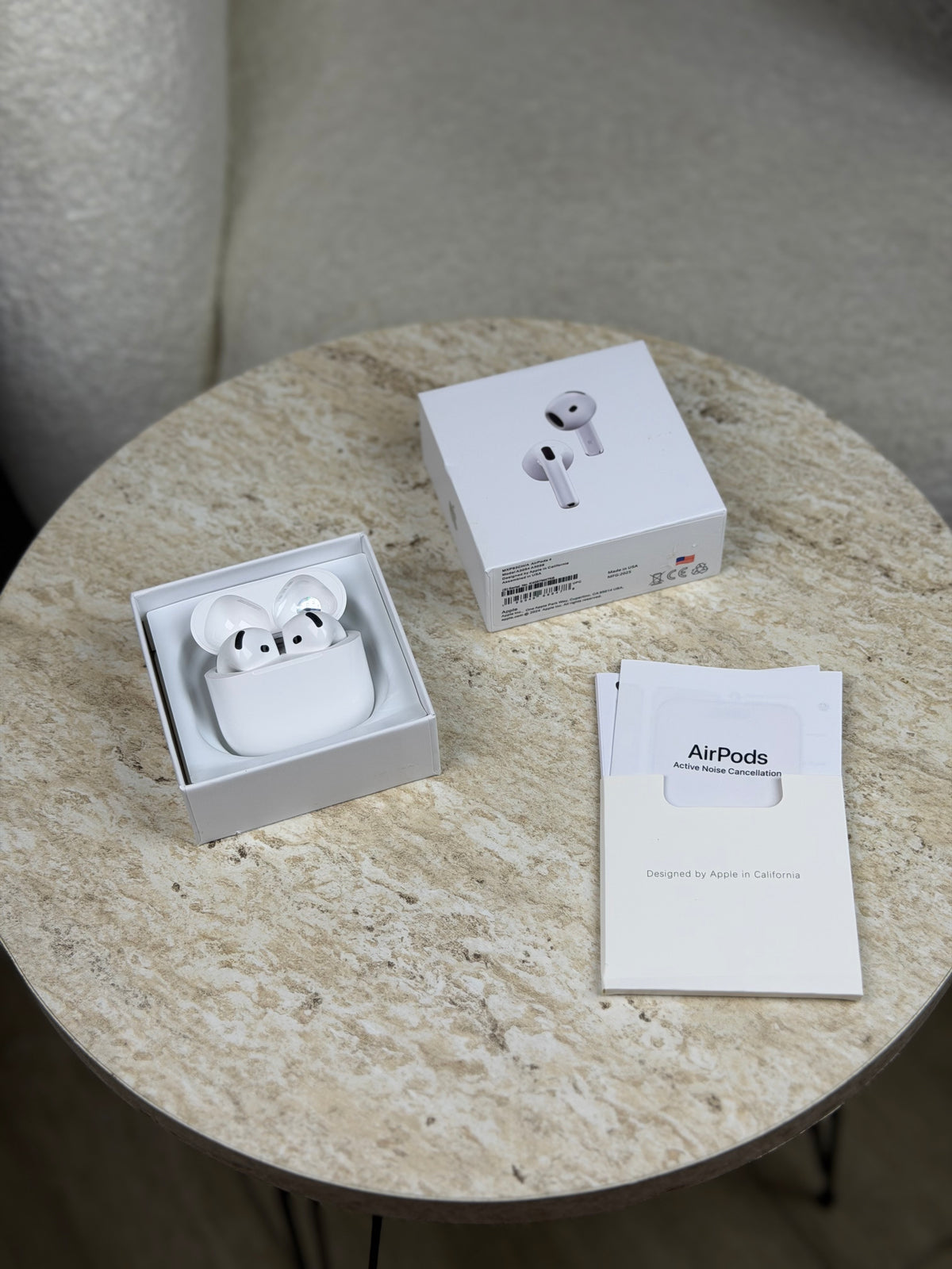 Apple AirPods 4 with ANC