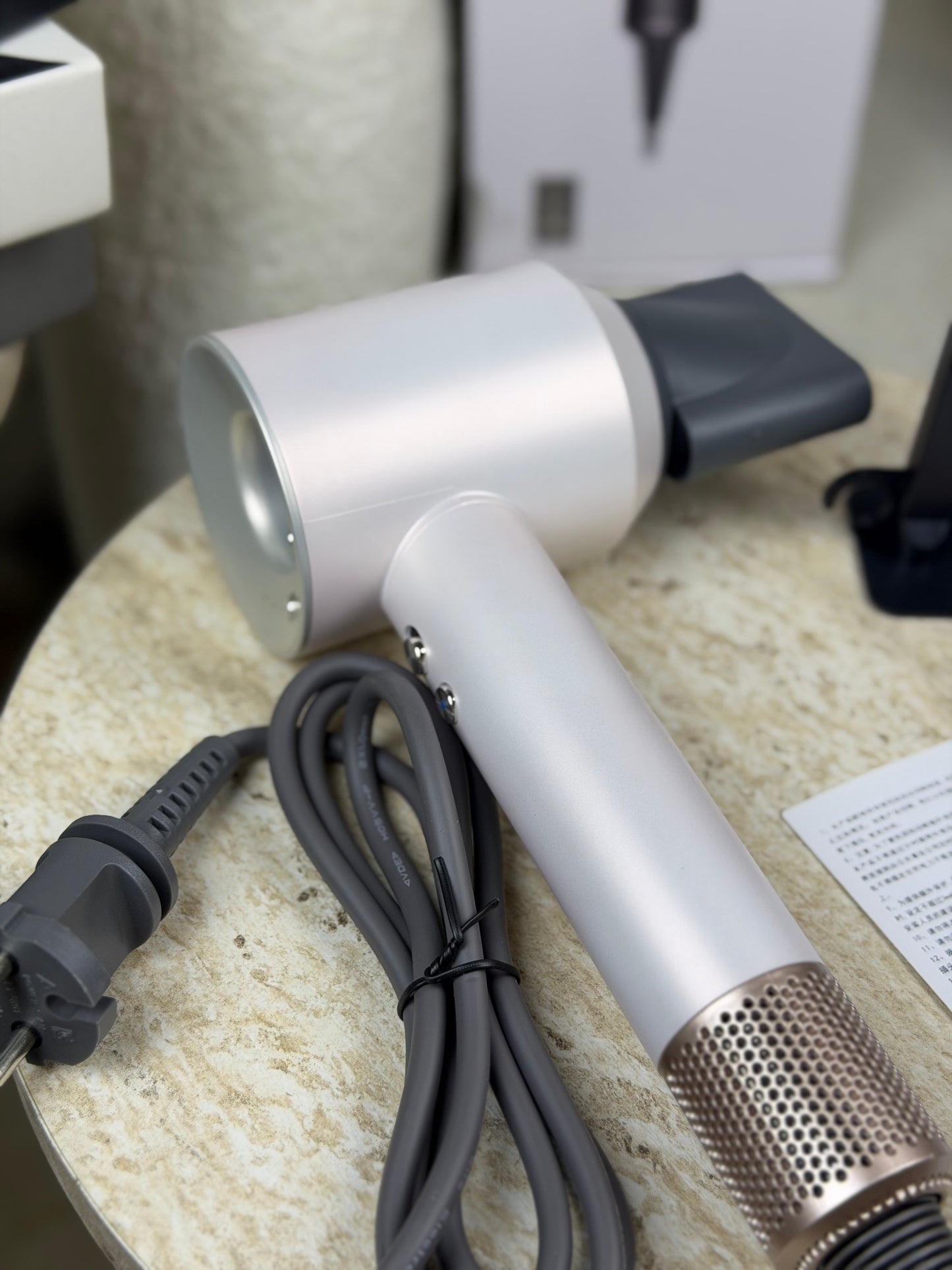 Leafless Hair Dryer
