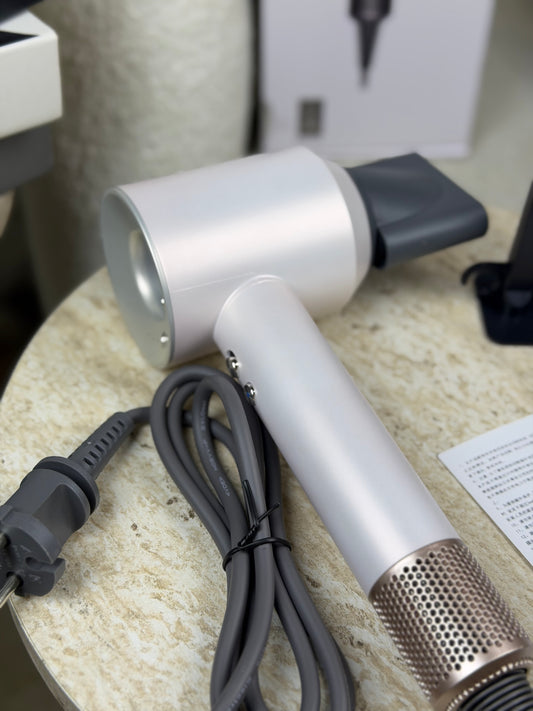 Leafless Hair Dryer