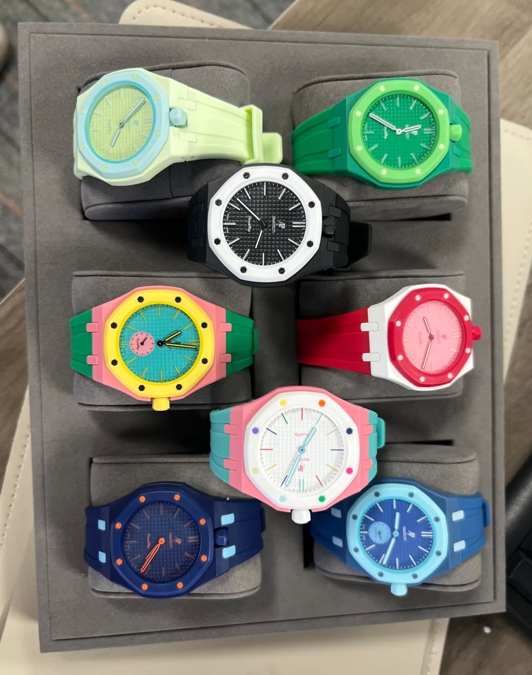 Royal pop watch with band